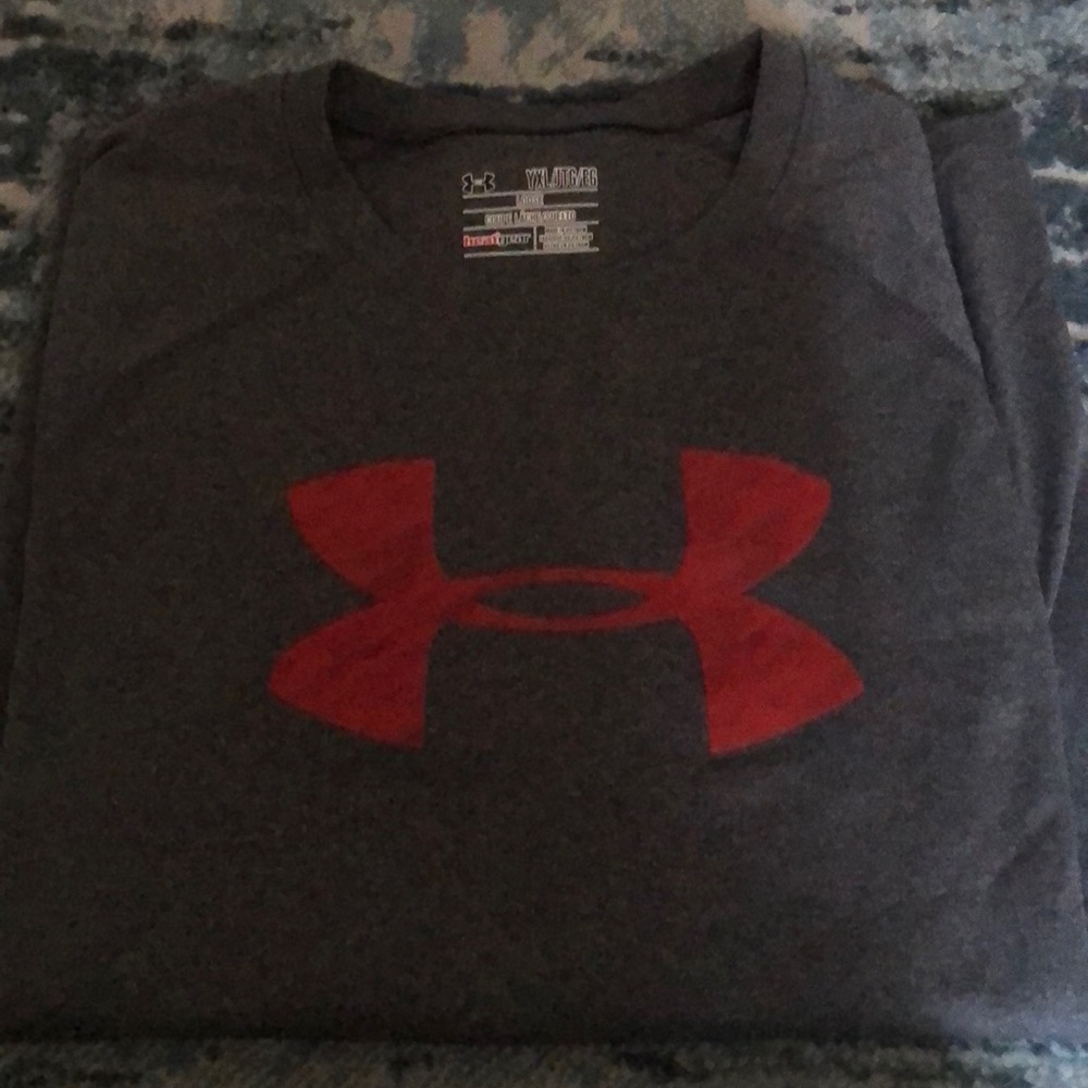 Boys under amour long sleeve tee